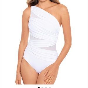 NWT Miraclesuit Jena